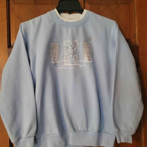 Women's Size Small Winter Scene Sweatshirt Decorated Originals - Picture 1 of 6